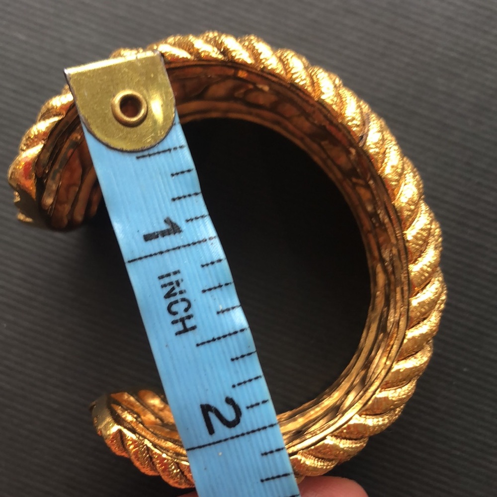 Chanel Authentic gold color twisted bracelet - Picture 10 of 13